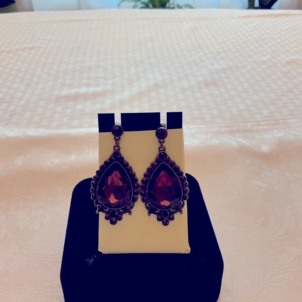 Antique Gold Teardrop Earrings